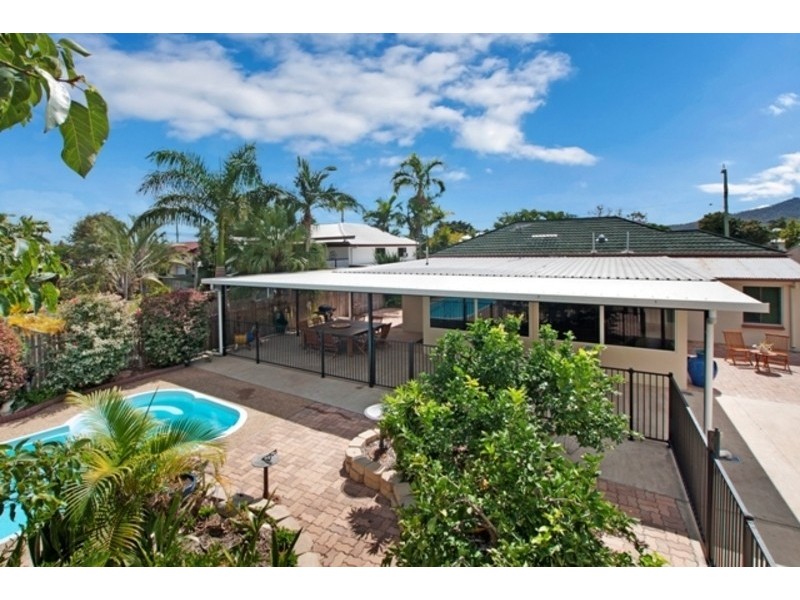 4 Gladstone Street, Pimlico QLD 4812