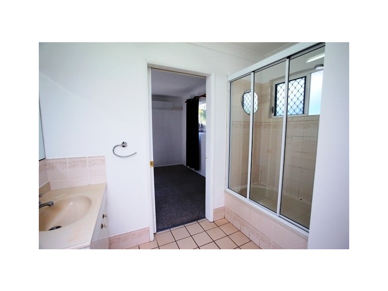 ** Amber Avenue, Rasmussen QLD 4815