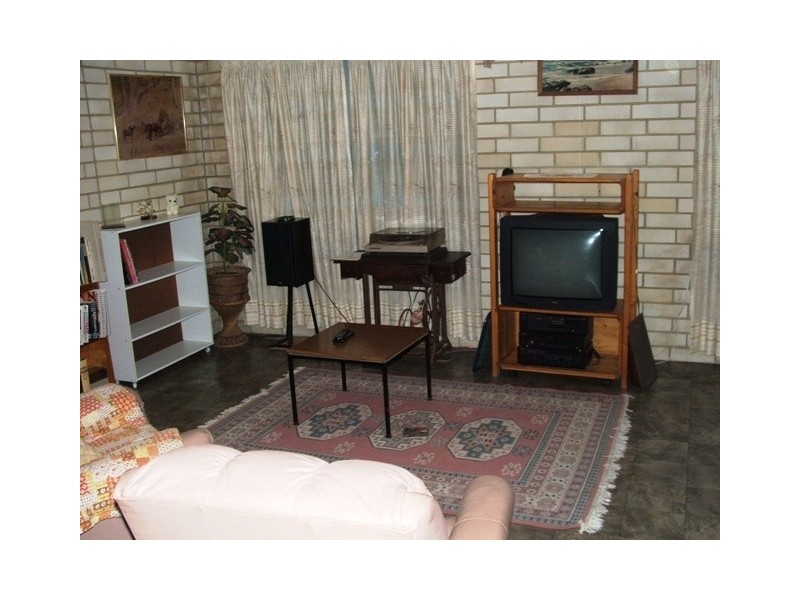 ** Cay Street, Saunders Beach QLD 4818