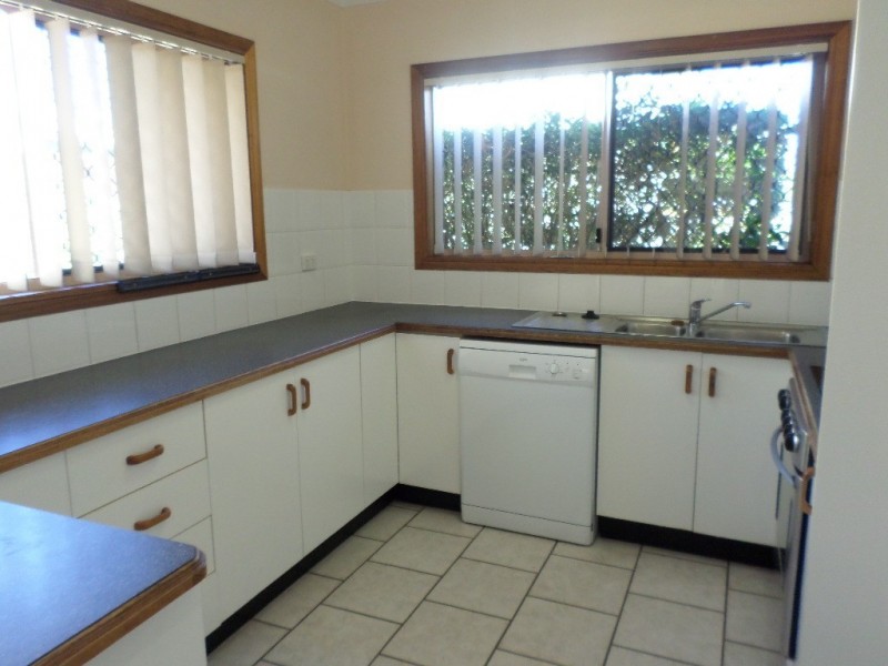 ** Latchford Street, Pimlico QLD 4812