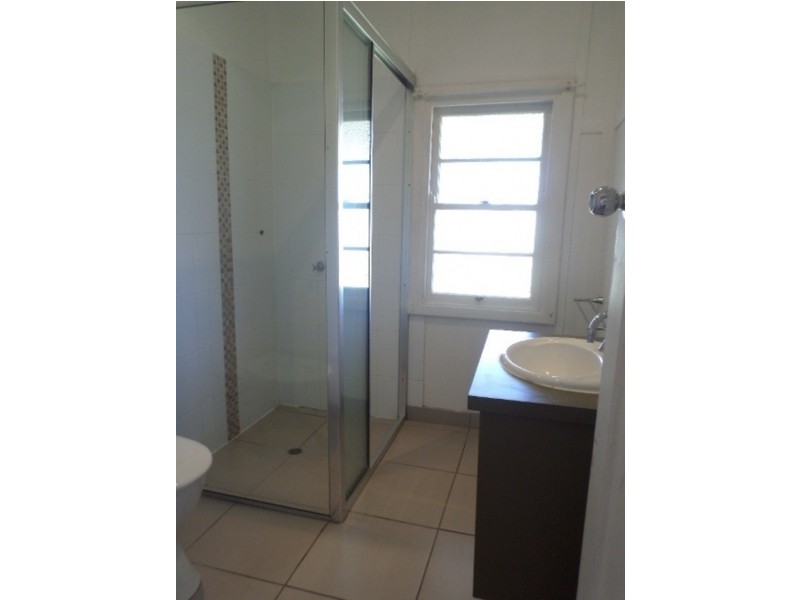 ** Sherriff Street, Hermit Park QLD 4812