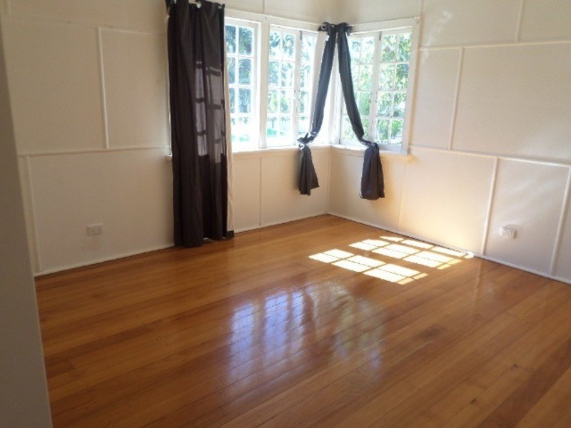 ** Sherriff Street, Hermit Park QLD 4812