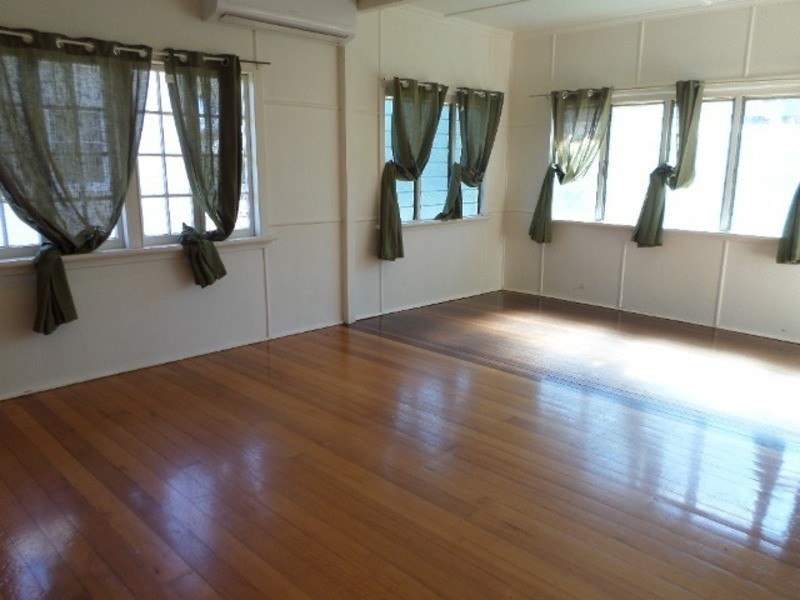 ** Sherriff Street, Hermit Park QLD 4812