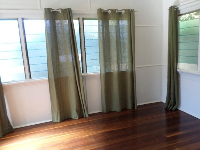 ** Sherriff Street, Hermit Park QLD 4812