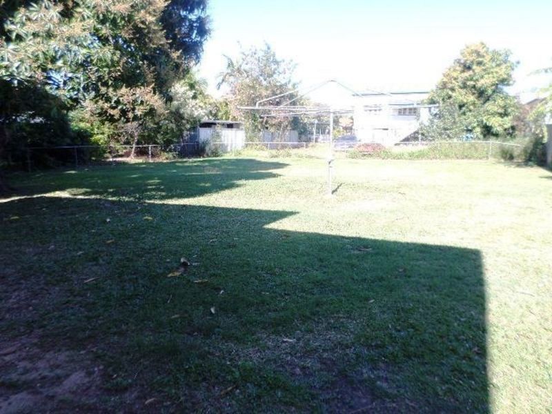 ** Sherriff Street, Hermit Park QLD 4812