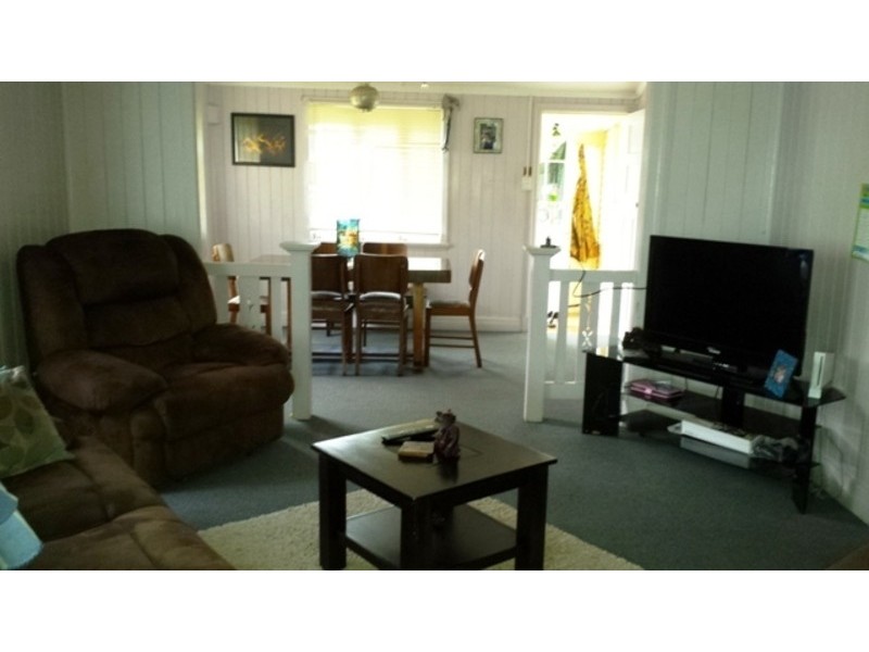 * Tenth Avenue, Railway Estate QLD 4810