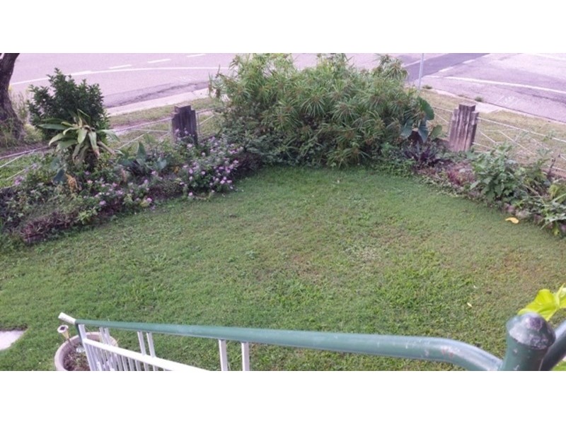 * Tenth Avenue, Railway Estate QLD 4810