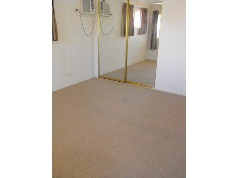 **/** Regatta Crescent, Douglas QLD 4814