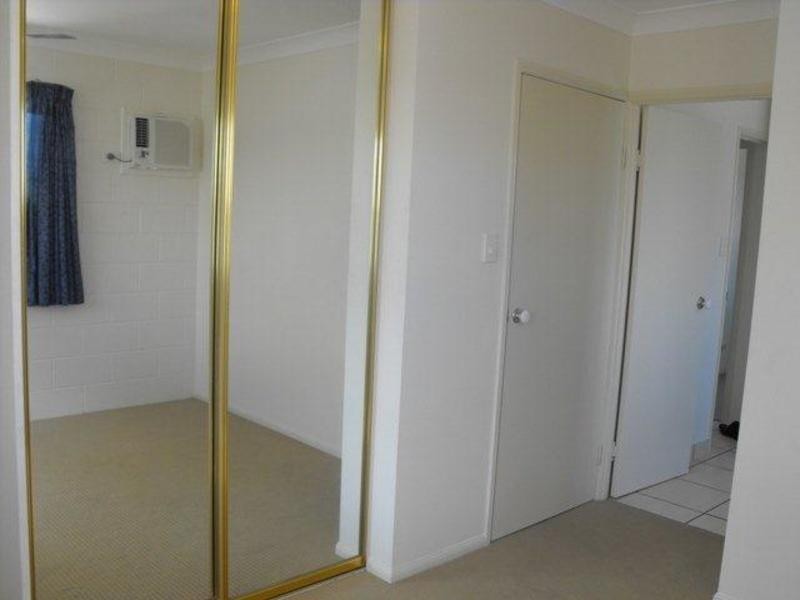 **/** Regatta Crescent, Douglas QLD 4814