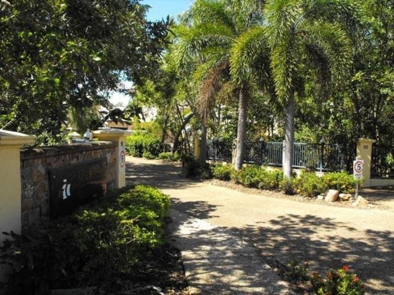 **/** Regatta Crescent, Douglas QLD 4814