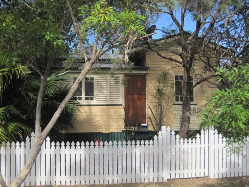21 Ninth Avenue, Railway Estate QLD 4810