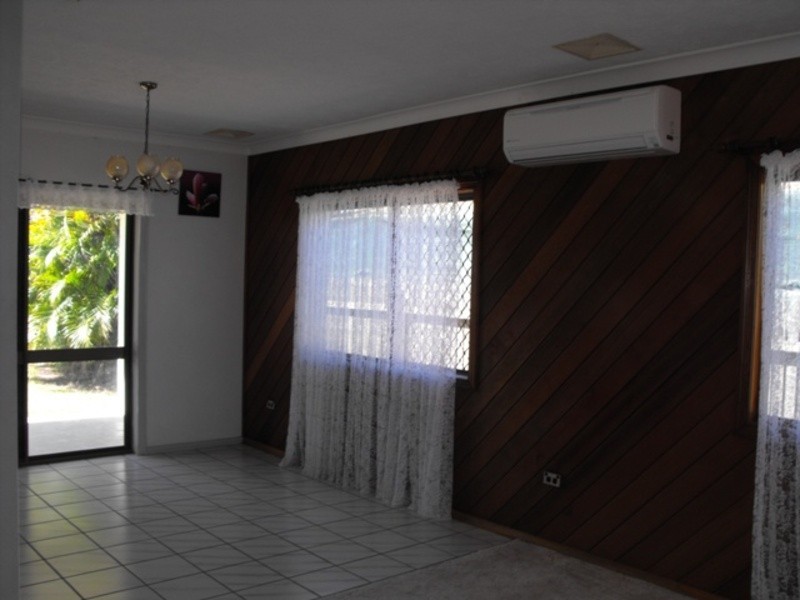 70 Hinchinbrook Drive, Kirwan QLD 4817