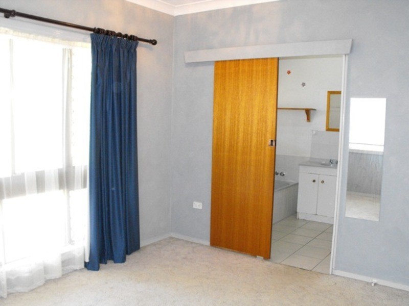 70 Hinchinbrook Drive, Kirwan QLD 4817