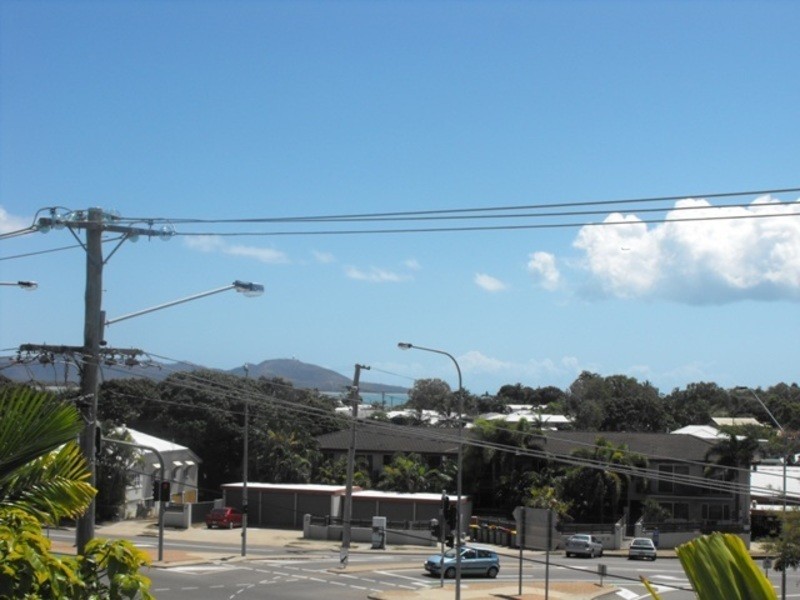 */** Warburton Street, North Ward QLD 4810