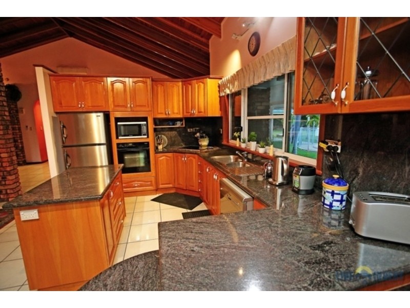 9 St Andrews Close, Kirwan QLD 4817