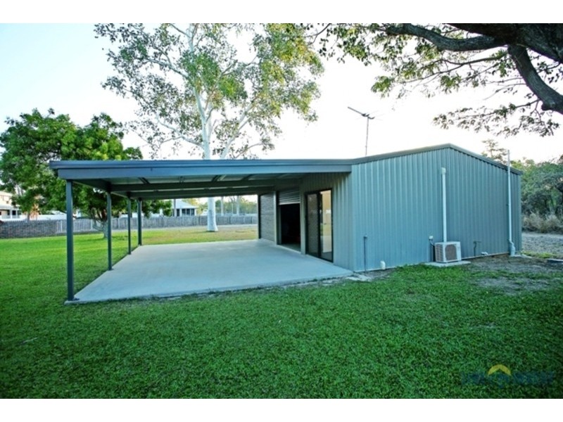 9 St Andrews Close, Kirwan QLD 4817