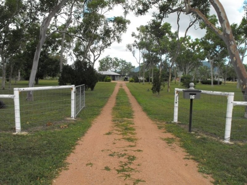 16 Duggan Drive, Alligator Creek QLD 4816