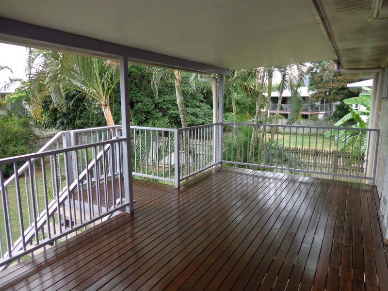 * Goldsworthy Street, Heatley QLD 4814