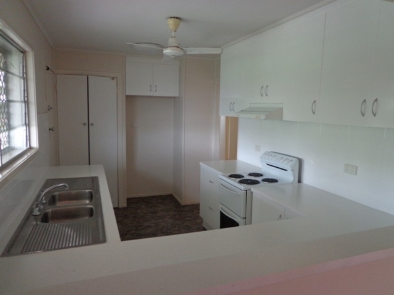 * Goldsworthy Street, Heatley QLD 4814