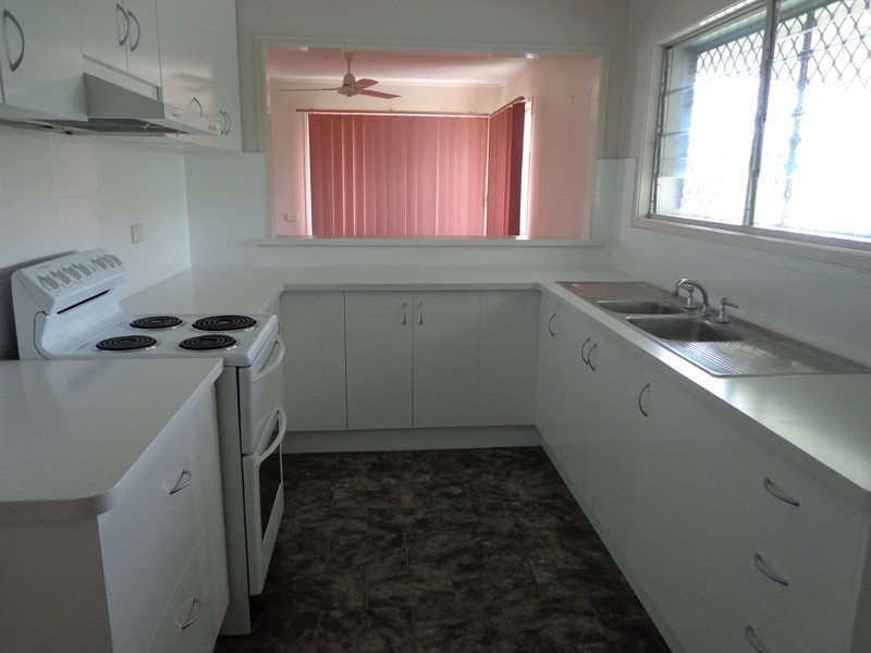 * Goldsworthy Street, Heatley QLD 4814