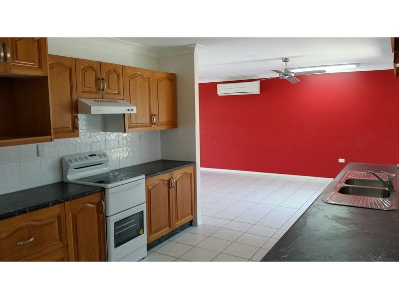 6 Amber Avenue, Rasmussen QLD 4815