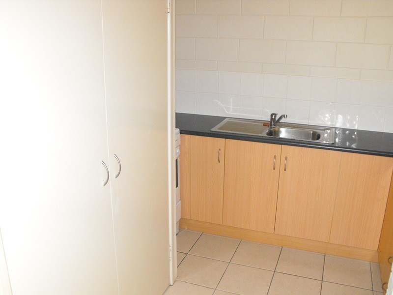 */** Nix Street, West End QLD 4810