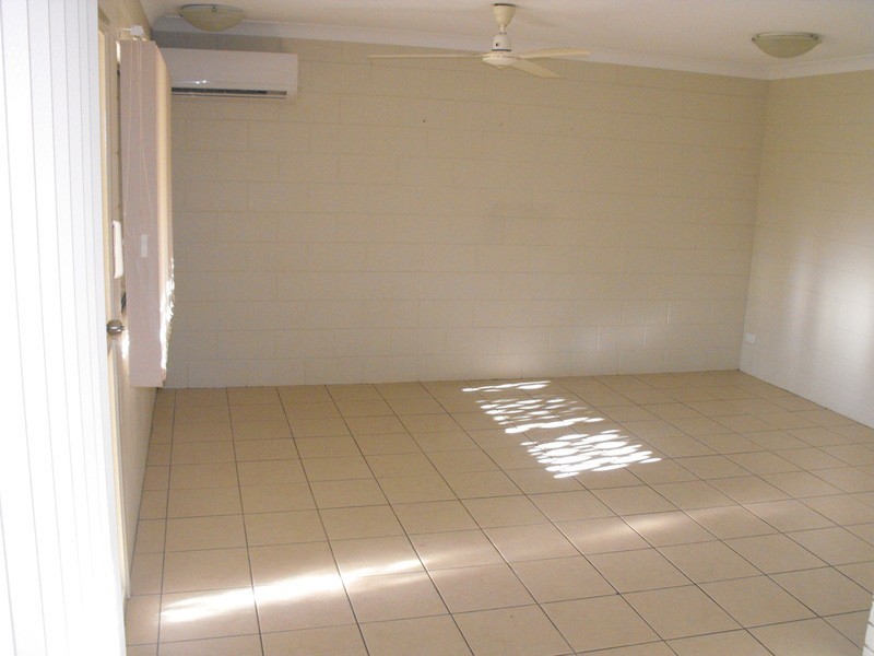 */** Nix Street, West End QLD 4810