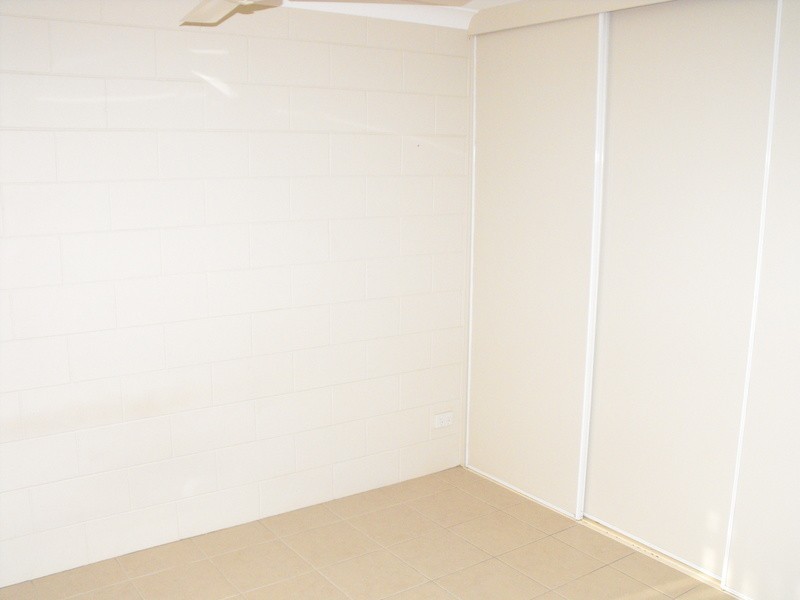 */** Nix Street, West End QLD 4810