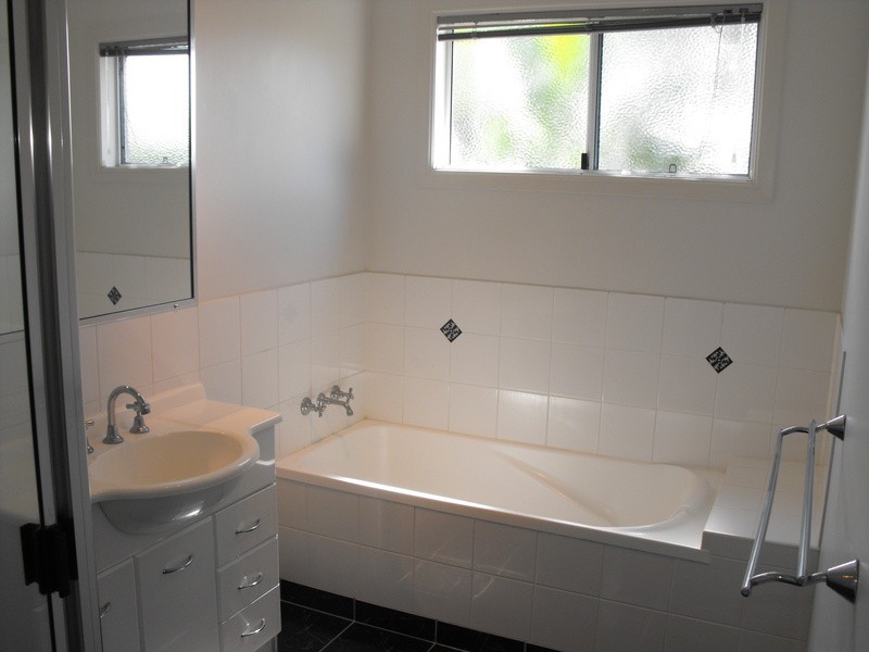 12 HIRST STREET, Hermit Park QLD 4812