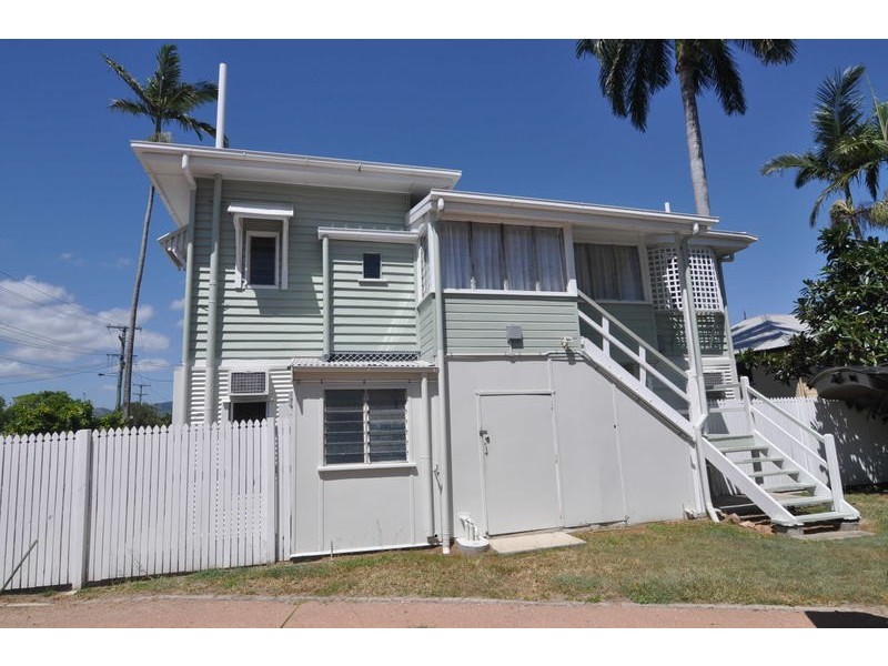 */22 STURGES STREET, Hermit Park QLD 4812