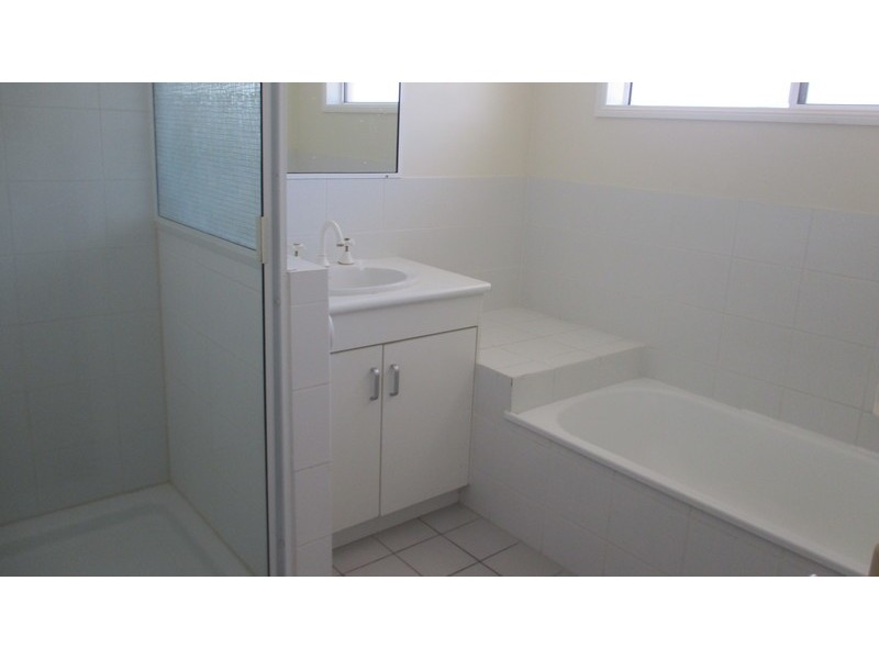 15 LOWTH STREET, Rosslea QLD 4812