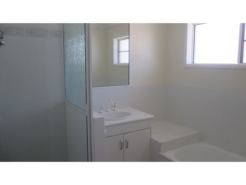 15 LOWTH STREET, Rosslea QLD 4812