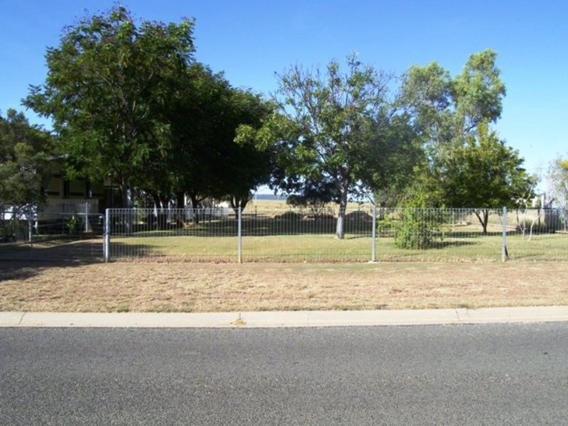 26 – 28 Alyss Street, Hughenden QLD 4821