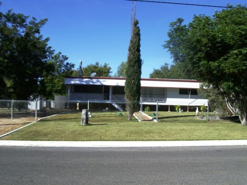 26 – 28 Alyss Street, Hughenden QLD 4821