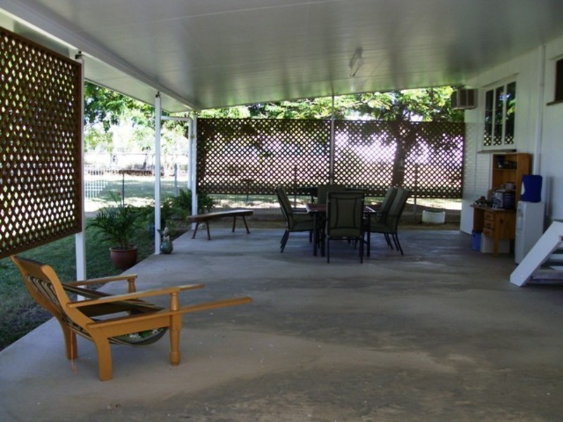 26 – 28 Alyss Street, Hughenden QLD 4821