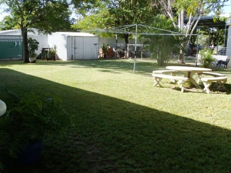 26 – 28 Alyss Street, Hughenden QLD 4821