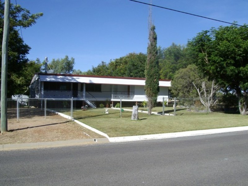 26 – 28 Alyss Street, Hughenden QLD 4821