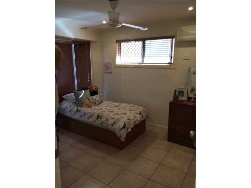 ** Carallia Place, Douglas QLD 4814