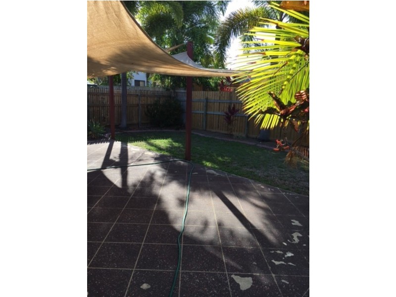 ** Carallia Place, Douglas QLD 4814