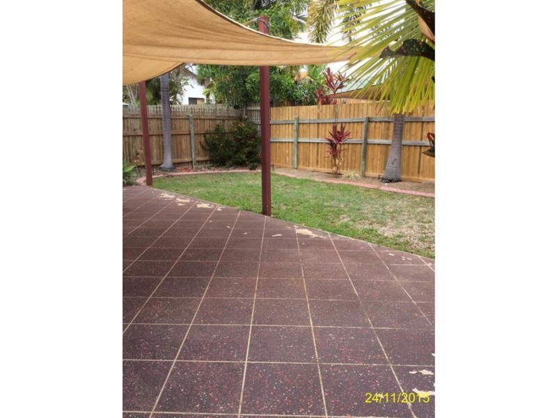 ** Carallia Place, Douglas QLD 4814