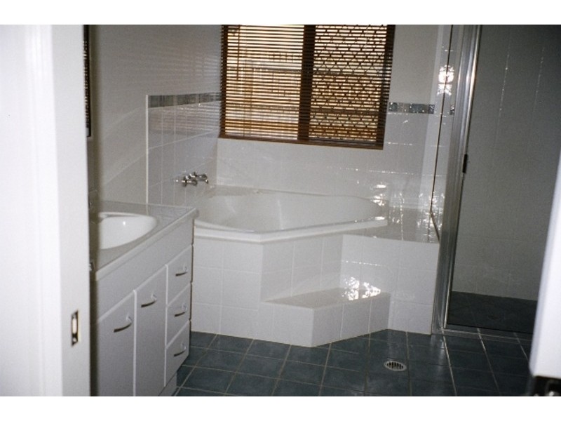 14 Crestbrook Drive, Mount Louisa QLD 4814