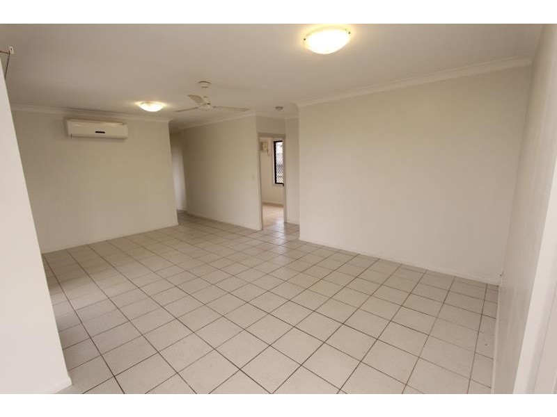 * Crista Court, Kelso QLD 4815