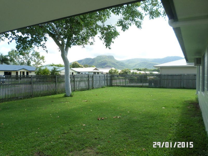 * Crista Court, Kelso QLD 4815