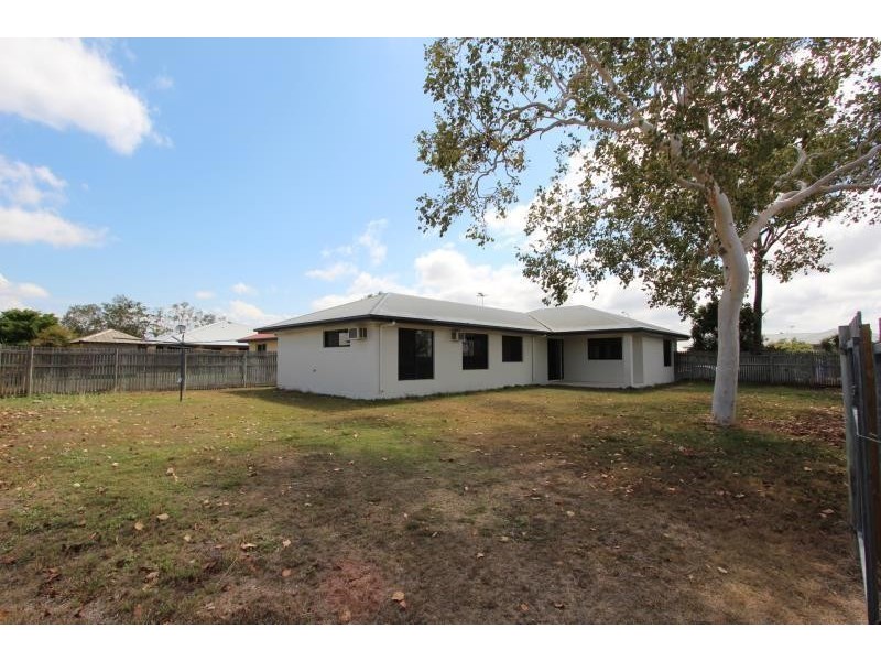 * Crista Court, Kelso QLD 4815