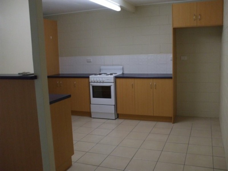 */54 Percy Street, West End QLD 4810