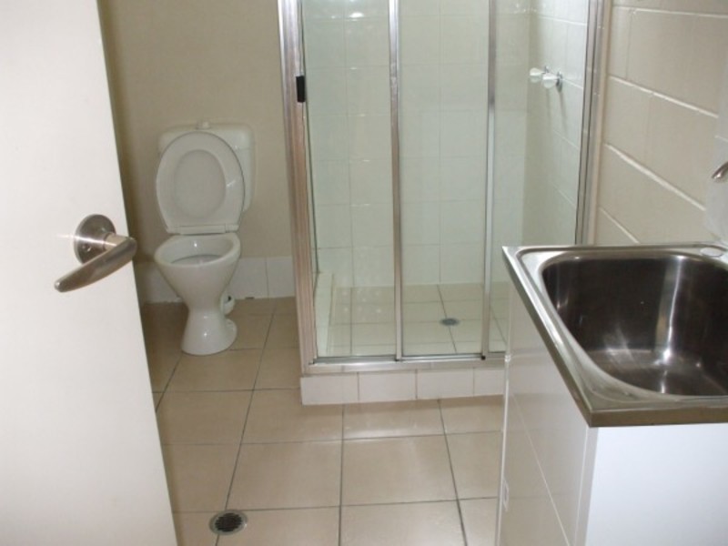 */54 Percy Street, West End QLD 4810