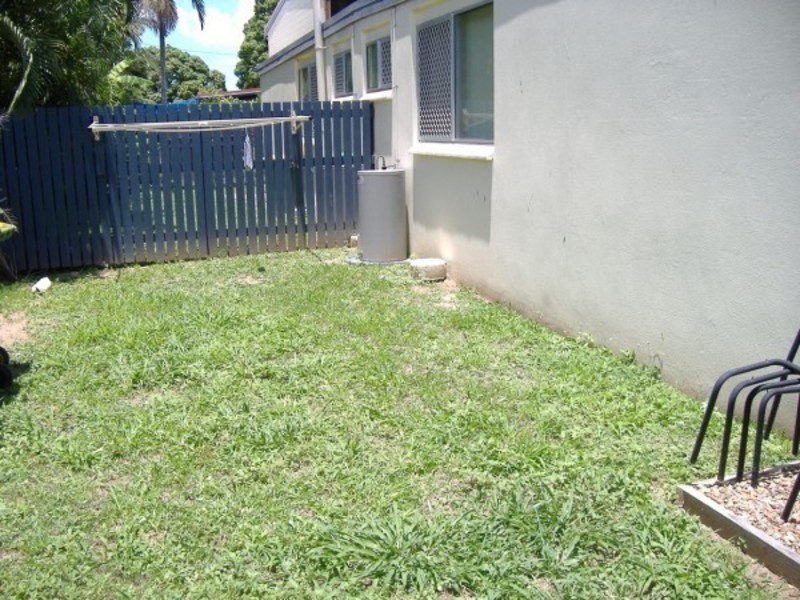 */54 Percy Street, West End QLD 4810