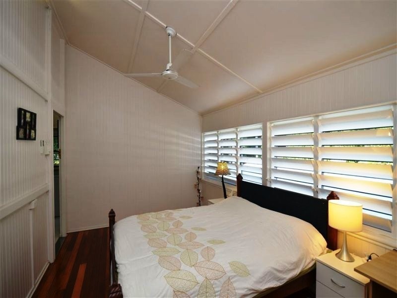 * John Street, West End QLD 4810