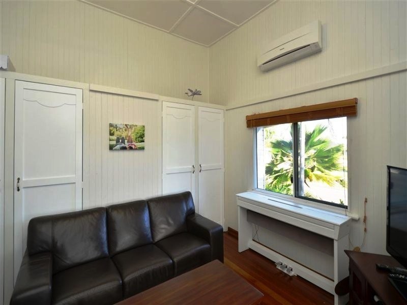 * John Street, West End QLD 4810