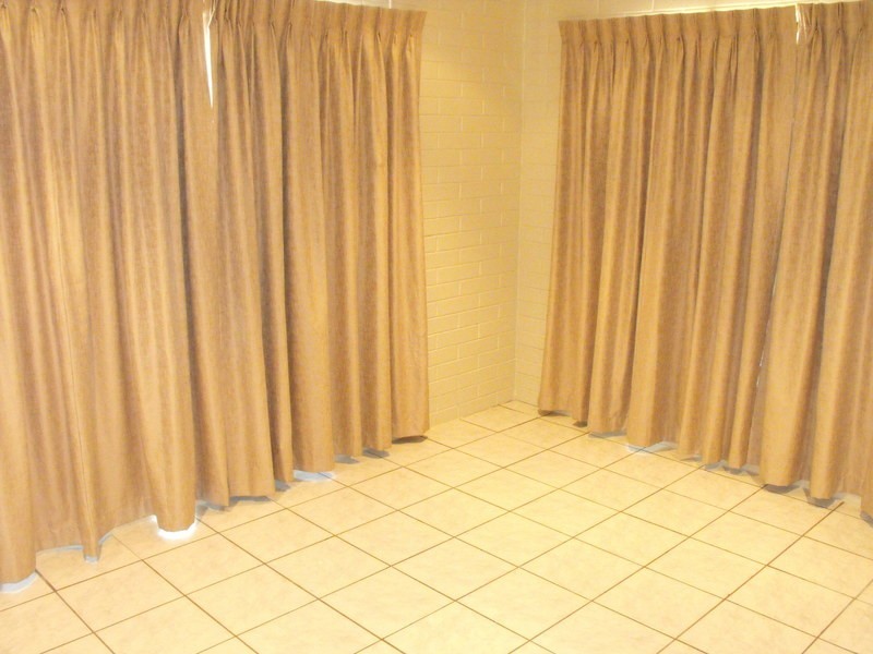 * Gelling Crescent, Douglas QLD 4814
